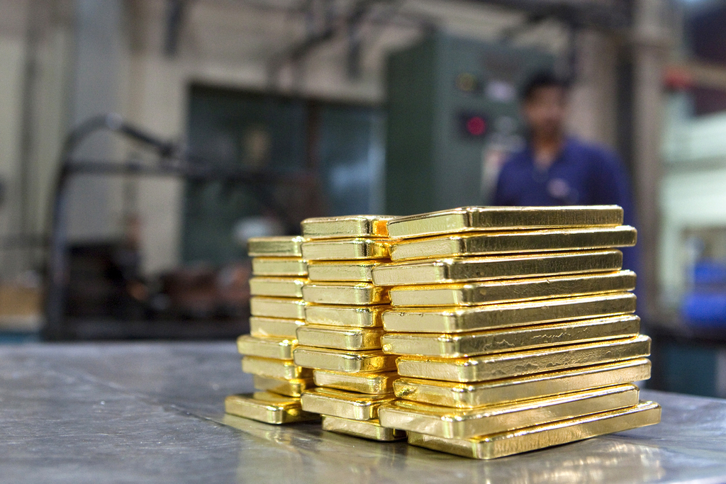 buy gold in Dubai